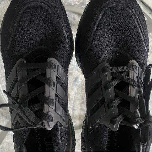 ADIDAS UltraBoost 21 running shoe. Size 7.5 worn once - Picture 3 of 15